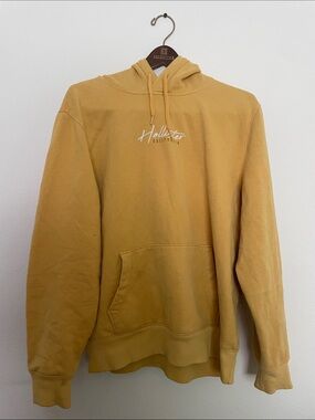 Hollister Men's Yellow Mustard Pullover Hoodie